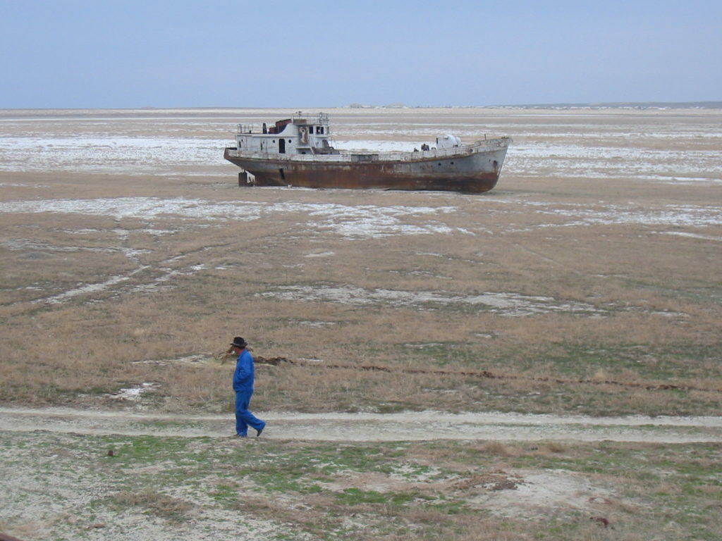 aral sea stranded ship